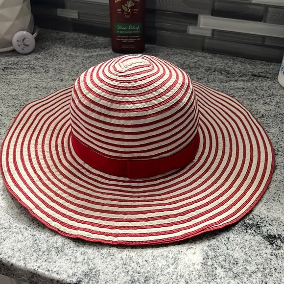 Accessories | Beautiful Red And White Striped Sun Hat With  display picture 1